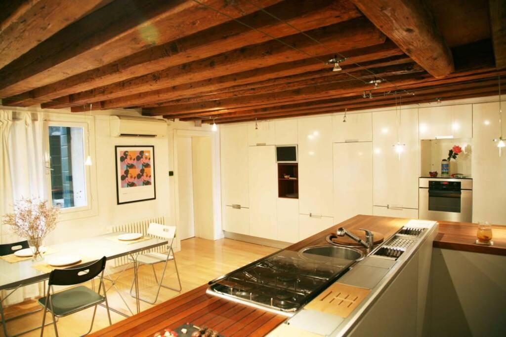 Bellissimo Appartamento In Palazzo Storico Venise Extérieur photo