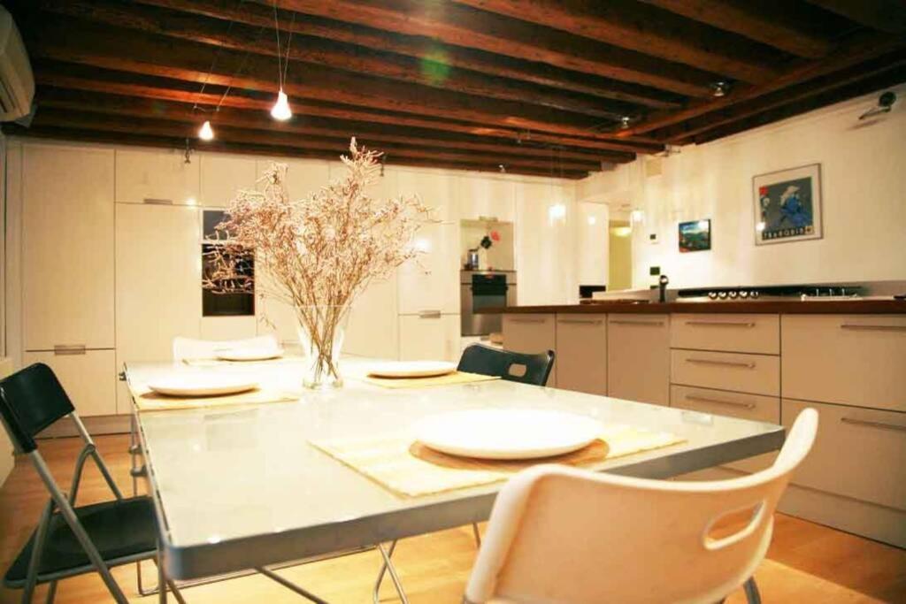 Bellissimo Appartamento In Palazzo Storico Venise Extérieur photo
