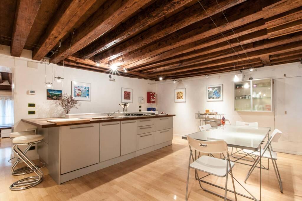 Bellissimo Appartamento In Palazzo Storico Venise Extérieur photo