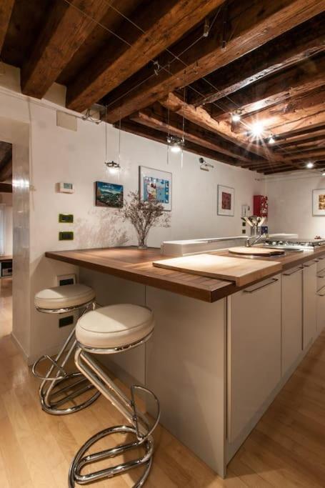 Bellissimo Appartamento In Palazzo Storico Venise Extérieur photo